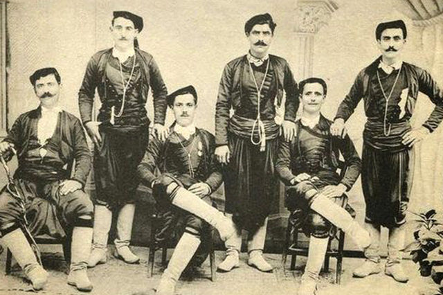 ΦΩΤΟ ΗΜΕΡΑΣ: Κρήτες στις αρχές του αιώνα