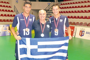 Ο κ. Νικητάκης με τους χανιώτες αθλητές