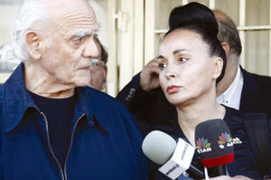 ο πρώην υπουργός Εθνικής Αμυνας, Άκης Τσοχατζόπουλο με την Κα Σταμάτη