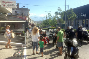 Μαχαίρωσαν 28χρονο μέσα σε κατάστημα στη λεωφόρο 62 Μαρτύρων.