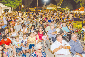 Πλήθος κόσμου παρευρέθηκε στην έναρξη της γιορτής