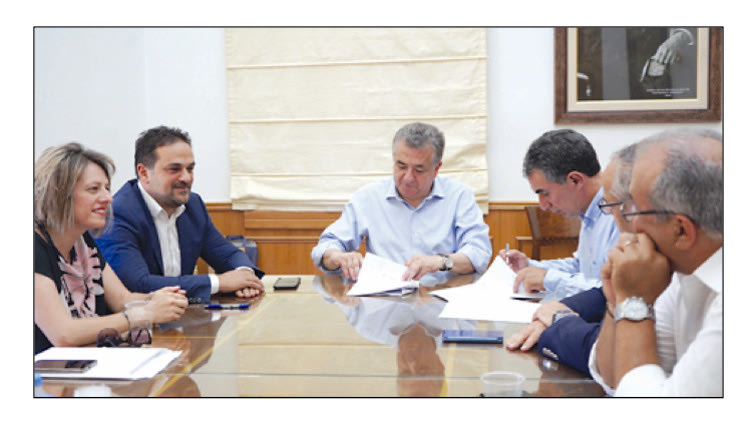 Πιλοτικό πρόγραμμα για να γίνουν οι μαθητές υπεύθυνοι οδηγοί υπεγραψε ο περιφερειάρχης, κ. Σταύρος Αρναουτάκης.