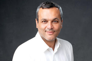 Ο υποψήφιος βουλευτής  του ΣΥΡΙΖΑ – Προοδευτική Συμμαχία Χάρης Μαμουλάκη