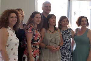 Ο Γιαννάκης με υπαλλήλους του νέου πανεπιστημίου