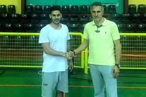 Ο Μαραγκάκης με τον νέο προπονητή της Αναγέννησης Παπαδάκη