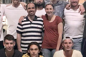 Ο Νασούφης και η Σταυρακάκη στο κέντρο σε φωτό στην Ελβετία