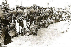 ΦΩΤΟ ΗΜΕΡΑΣ: Οι Γερμανοί (αιχμάλωτοι) εγκαταλείπουν την Κρήτη