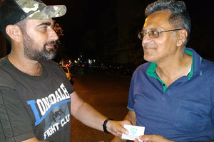 Ο κ. Καρκανάκης με τον ταμία της ομάδας κ. Πλατάκη