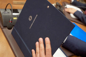 τις άμεσες κυβερνητικές προτεραιρότητες της κυβέρνησης περιλάμβαναν οι φάκελοι που παρέλαβαν στο χθεσινό Υπουργικό Συμβούλιο όλοι οι υπουργοί.