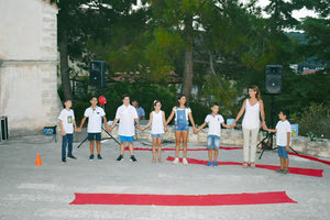 “Ο Κύριος ΚοΚοδούλης μαθαίνει για την κυκλοφοριακή αγωγή” με επιτυχία και στον  Άγιο Βασίλειο Πεδιάδος,σε μια θεατρική παράσταση του έργου της συγγραφέως Έλενας Δοριάκη.