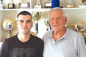 Ο Κοντογιάννης με τον Λευτέρη Πουπάκη