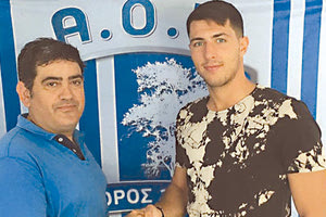 Ο Δαμιανάκης με τον τεχνικό του Πόρου κ. Τιτομιχελάκη