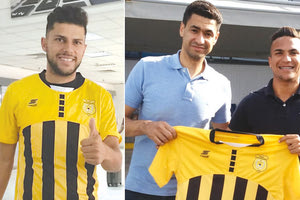 Ο Πορτογάλος Βίτορ Μπαράτα (αριστερά) και ο Βραζιλιάνος Αρτούρ (δεξιά με τον εκπροσώπο του) είναι οι νέοι παίκτες του Εργοτέλη