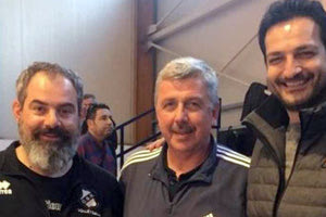 Ο κ. Γιαννακόπουλος με τον προπονητή του ΟΦΗ κ. Ζλατιλίδη και τον Μάριο Γκιούρδα στα μπαράζ ανόδου