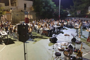 αφορμή το τουρνουά τένις “Φήμη Ζαρός” για τη βραδιά στον Όμιλο Αντισφαίρισης που εξελίχθηκε σε μια πολύ όμορφη μουσική -και όχι μόνο- εκδήλωση με πολλούς Ηρακλειώτες παρόντες