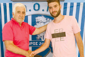 Ο Σηφάκης με τον γενικό αρχηγό του Πόρου κ. Τσαΐνη