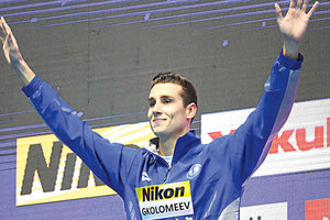 Ο Κρίστιαν Γκολομέεβ απέδειξε ότι είναι ένα κολυμβητικό φαινόμενο, καταφέρνοντας να ανέβει στο δεύτερο υψηλότερο σκαλί του βάθρου στα 50μ. ελεύθερο, στο Παγκόσμιο Πρωτάθλημα της Νότιας Κορέας