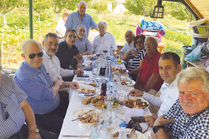 Ο κ. Ροβίθης με τον πρύτανη, δημάρχους, δημοτικούς συμβούλους και αθλητικούς παράγοντες στην προχθεσινή συγκέντρωση