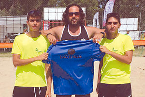 Οι Ζερβός και Οικονόμου με τον προπονητή τους κ. Καπαρουνάκη