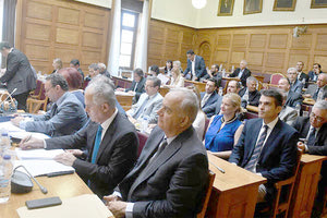 Ένταση για το “επιτελικό κράτος”