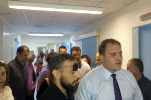 Με ρήξη τυμπάνου μία υπάλληλος της ΑΑΔΕ και επίσκεψη στο ΠΑΓΝΗ από τον κ. Πιτσιλή