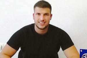 τον 22χρονο Μανώλη Λαγουδάκη και τον 36χρονο Άλτιν Κούμπα η ομάδα των Κουνάβων.