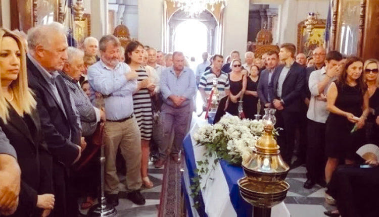 Το ύστατο “χαίρε” είπαν χθες, συγγενείς, φίλοι και πρώην συνάδελφοι στον πρώην υπουργό και πρώην δήμαρχο Χανίων Μανώλη Σκουλάκη.