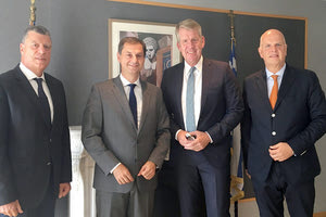 Τα επιτελικά στελέχη της TUI με τον υπουργό Τουρισμού