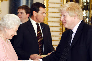 Η βασίλισσα ενέκρινε την απόφαση του Τζόνσον