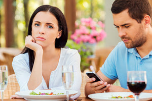 τα μέσα κοινωνικής δικτύωσης προκαλούν άγχος, γνωστό και ως τεχνολογικό στρες (technostress)