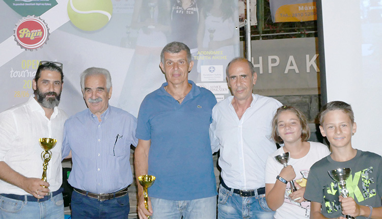 βραβεύει αθλητές