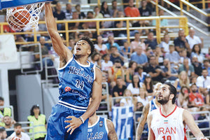 ΓΙΓΙΑΝΝΗΣ ΑΝΤΕΤΟΚΟΥΝΜΠΟ