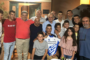 Ο δήμαρχος με αθλητές, παράγοντες