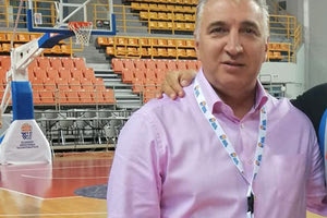 Μιχάλης Μαχαιριανάκης