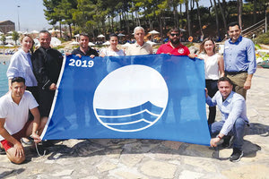 Με τρεις Γαλάζιες Σημαίες η bluegr Hotels & Resorts το 2019