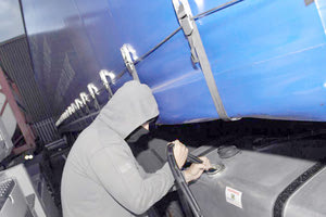 κλέβουν πετρέλαιο