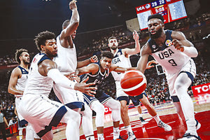 Με ολόκληρη την Αμερικανική πεντάδα τα έβαλε πολλές φορές ο Γιάννης Αντετοκούνμπο