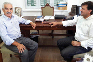 Από την παράδοση - παραλαβή μεταξύ Νίκου Συριγωνάκη και Ευριπίδη Κουκιαδάκη