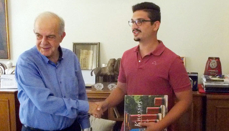 η  εθιμοτυπική συνάντηση του δήμαρχου Ηρακλείου Β. Λαμπρινού με τον δήμαρχο της Ιταλικής πόλης Sant’angeloMuxaroκ. ΑngeloTirrito