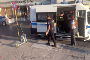 Στιγμιότυπο από την τελευταία επιχείρηση απομάκρυνσης πατινιών από το κέντρο της πόλης