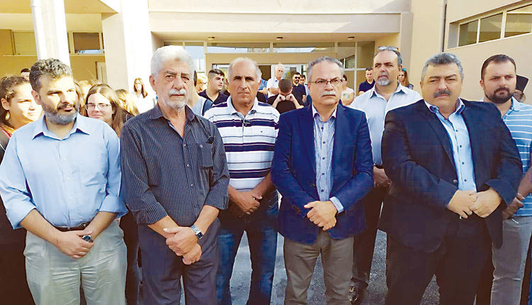  ο αγιασμός στο ανακατασκευασμένο σχολικό συγκρότημα του Γυμνασίου-Λυκείου Κολυμβαρίου.