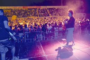 Η Ματούλα Ζαμάνη μάγεψε τους φίλους του Εργοτέλη στη γιορτή για τα 90 χρόνια