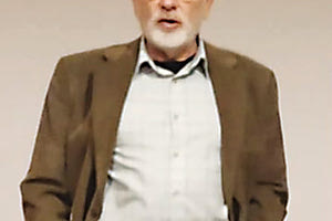 Ο καθηγητής Αντώνης Κωτίδης