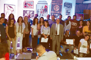 Τους μαθητές των Εσπερινών Λυκείων του Ηρακλείου που πέτυχαν την εισαγωγή τους στα Πανεπιστημιακά Ιδρύματα βράβευσε, για μια ακόμα χρονιά, ο Ροταριανός Όμιλος Ηρακλείου.