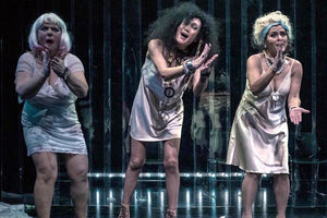 το εμβληματικό έργο των Ντάριο Φο και Φράνκα Ράμε «Όλο Σπίτι Κρεβάτι κι Εκκλησία» από το Θέατρο Τέχνης Καρόλου Κουν