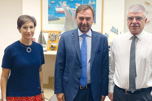 Με τον γενικό διευθυντή του Υπουργείου Εσωτερικών, Κύπρο Κυπριανού, είχε συνάντηση ο αντιπεριφερειάρχης Κρήτης για Ευρωπαϊκά και Διεθνή Θέματα, Γιώργος Αλεξάκης.