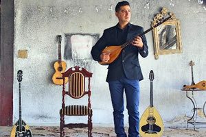 Ο Γιάννης Παξιμαδάκης