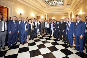 Με τις κυρίες και τους κυρίους βουλευτές που εκλέχθηκαν για πρώτη φορά στη Βουλή με την ΝΔ συναντήθηκε ο Κυρ. Μητσοτάκης