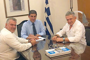 Ο κ. Αυγενάκης με τους κ.κ. Νικολιδάκη, Φασομυτάκη