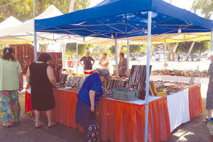 τήσιο παζάρι του Συνδέσμου Μελών Γυναικείων Σωματείων Ηρακλείου